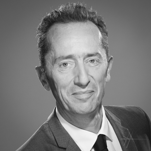 ABSIRE-Georges_Studio-Harcourt-EP_4x4_H-low_0561